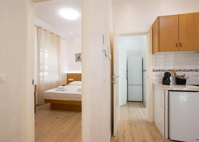 Marconi Design - 4 Fermate Dal Colosseo Gasthof 3*