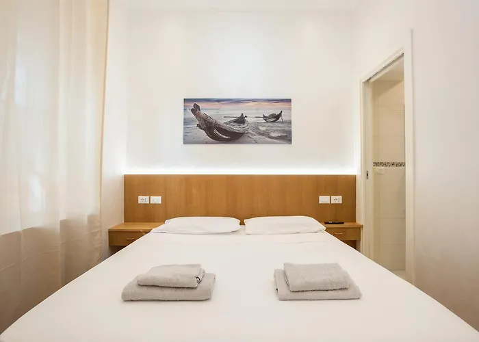 Gasthof Marconi Design - 4 Fermate Dal Colosseo 3*