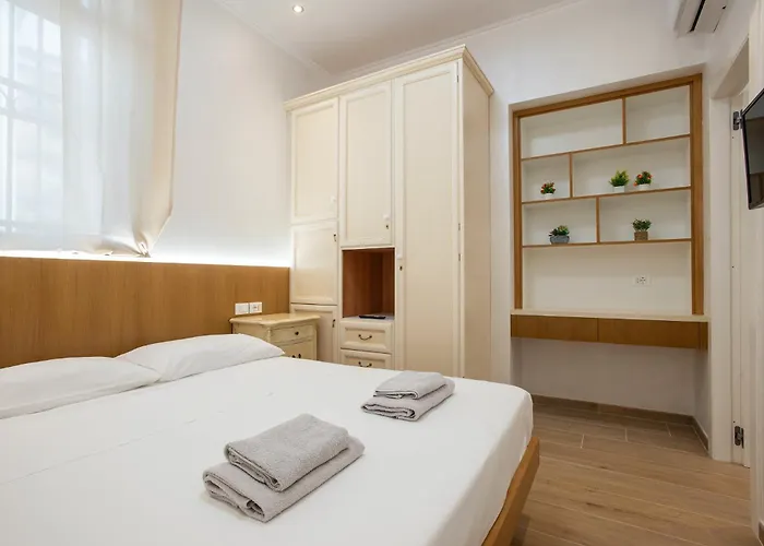 Marconi Design - 4 Fermate Dal Colosseo 3* Rom