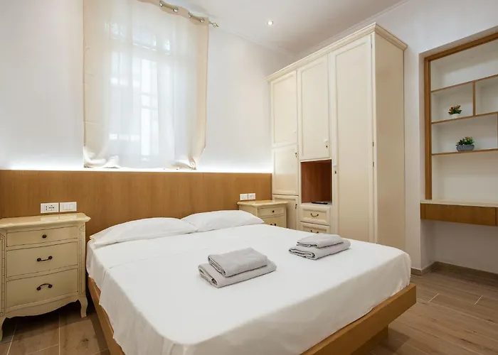 Gasthof Marconi Design - 4 Fermate Dal Colosseo 3*